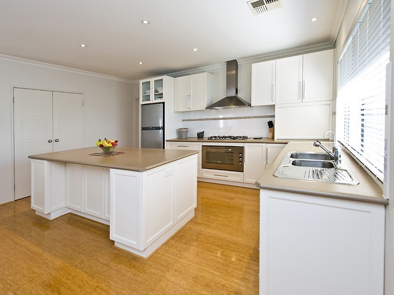 2/143 Lockhart Street, Como WA 6152