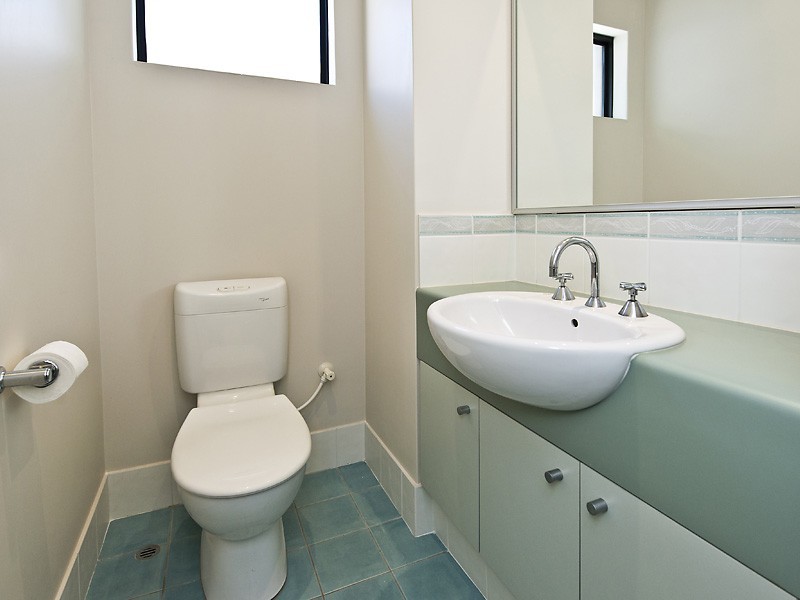 2/143 Lockhart Street, Como WA 6152