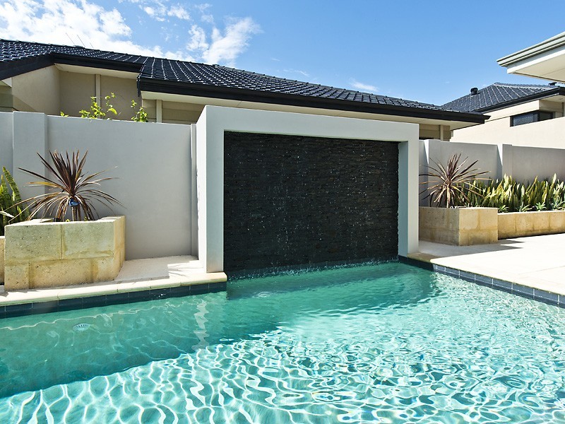 2/143 Lockhart Street, Como WA 6152