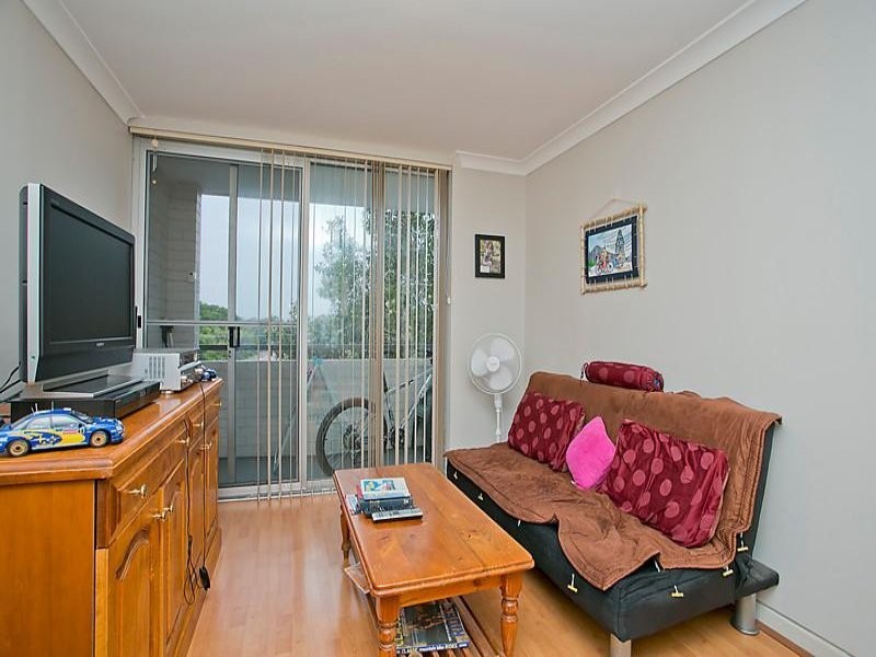 211/365 Cambridge, Wembley WA 6014