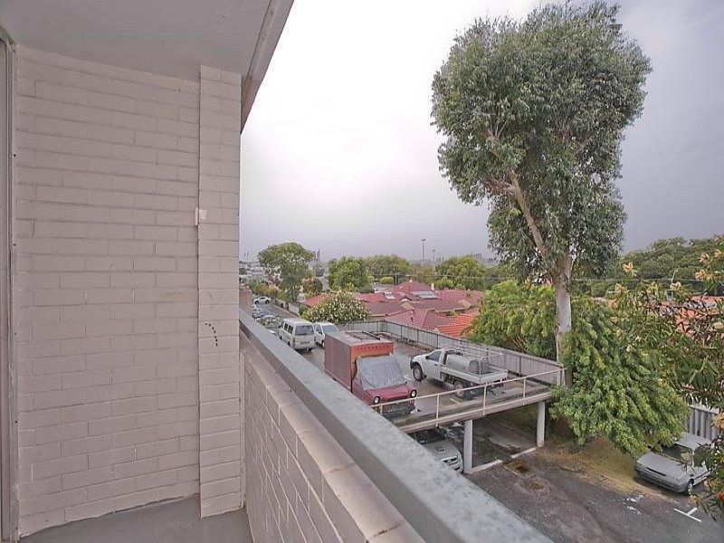 211/365 Cambridge, Wembley WA 6014