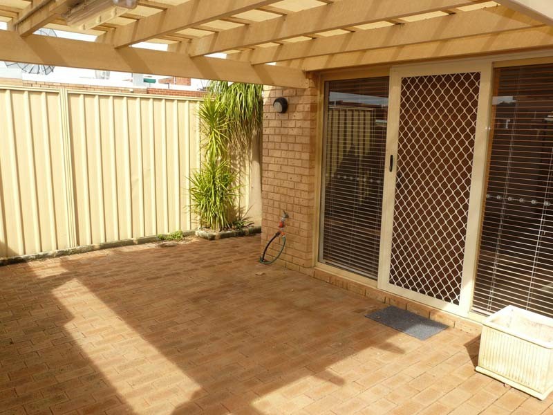 4/1-3 Ince Rd, Attadale WA 6156