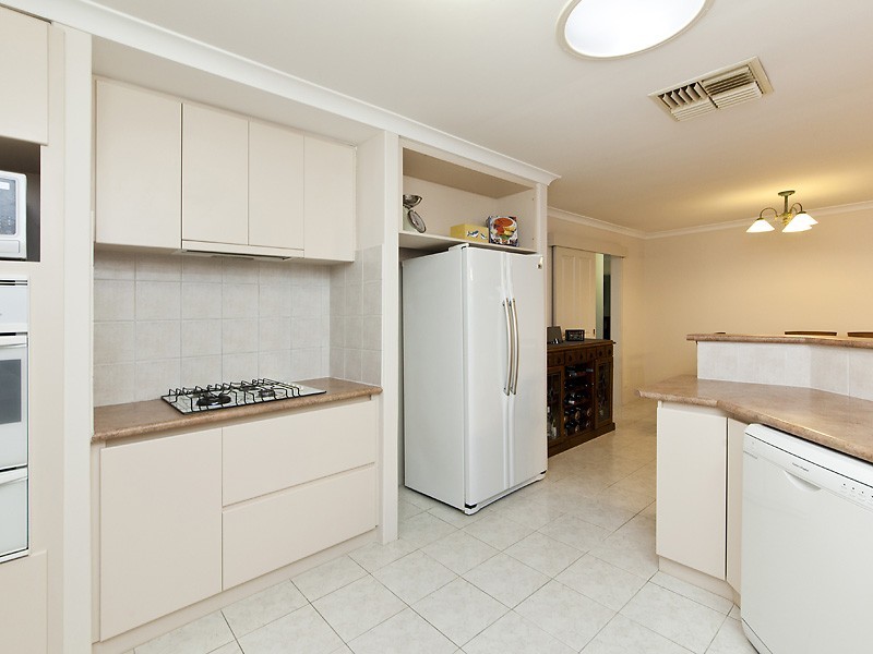 77B Modillion Avenue, Shelley WA 6148