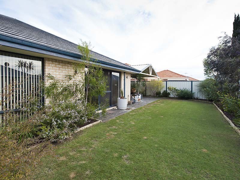 6 Kumarina Drive, Secret Harbour WA 6173