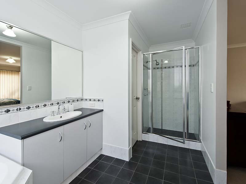 6 Kumarina Drive, Secret Harbour WA 6173