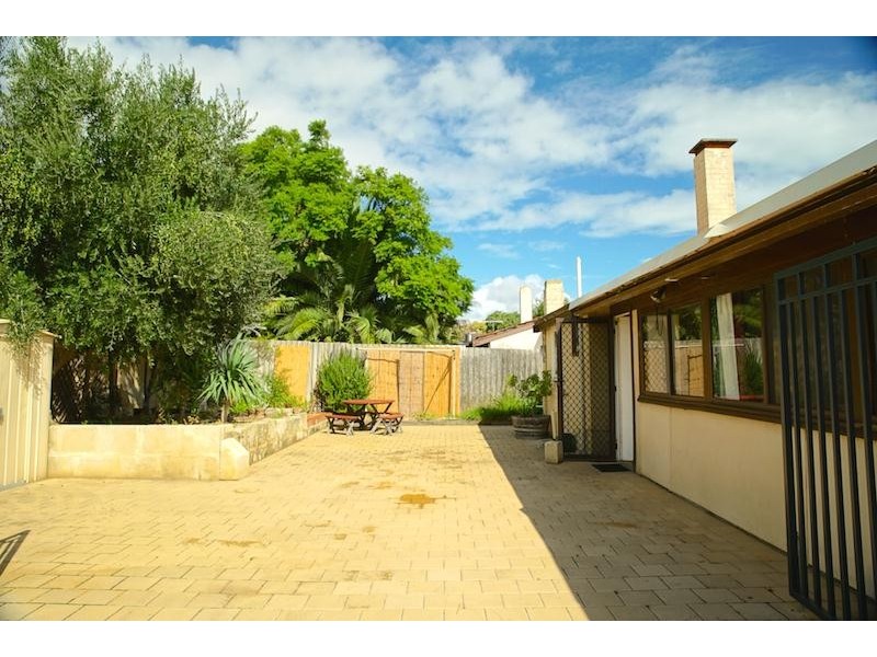 226 Carrington Street, Hilton WA 6163