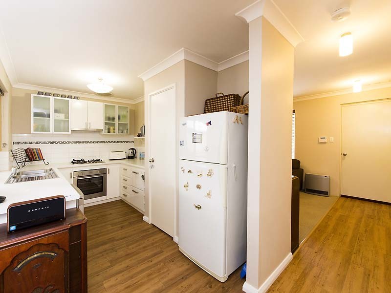 4/33 Chesterton Road, Bassendean WA 6054