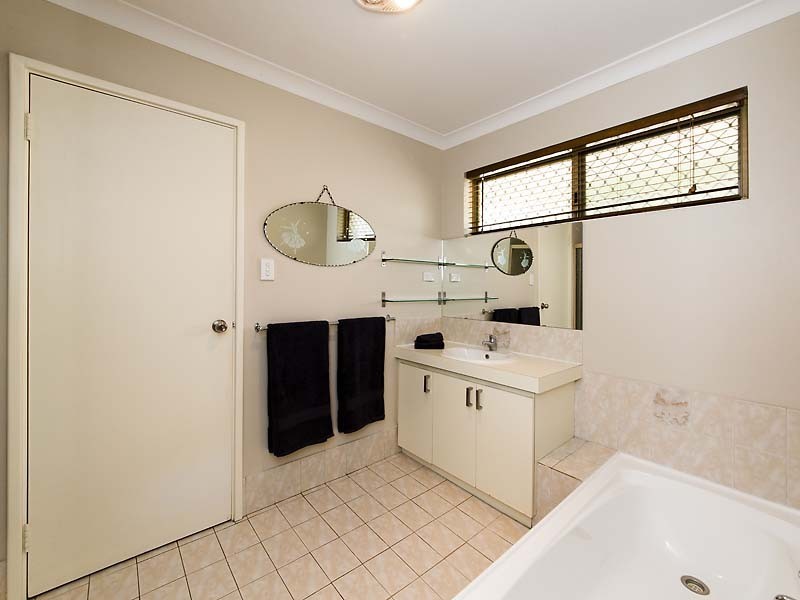 4/33 Chesterton Road, Bassendean WA 6054