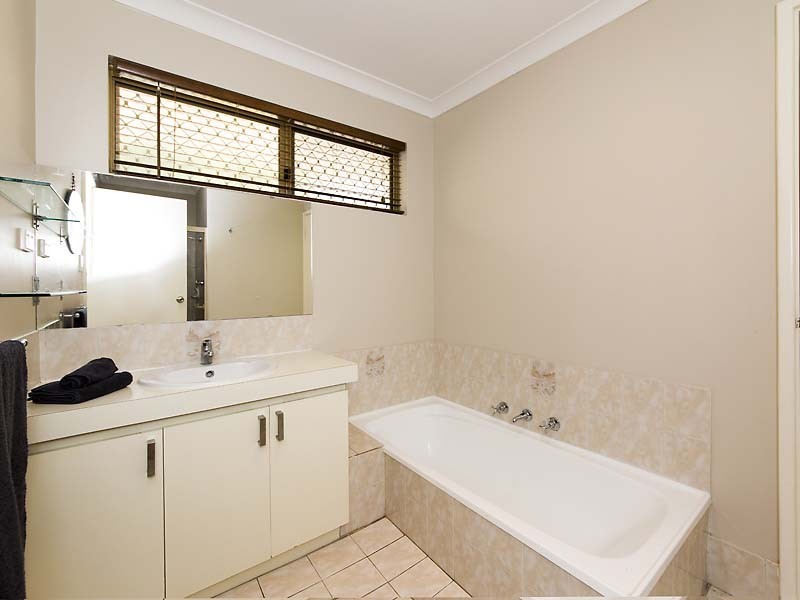 4/33 Chesterton Road, Bassendean WA 6054