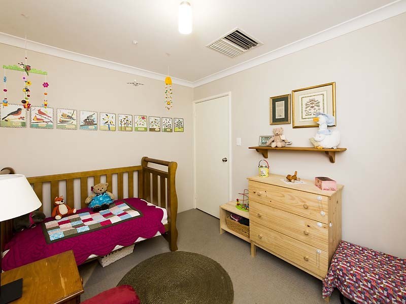 4/33 Chesterton Road, Bassendean WA 6054