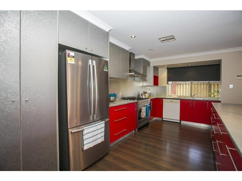 100 Brenchley Drive, Atwell WA 6164