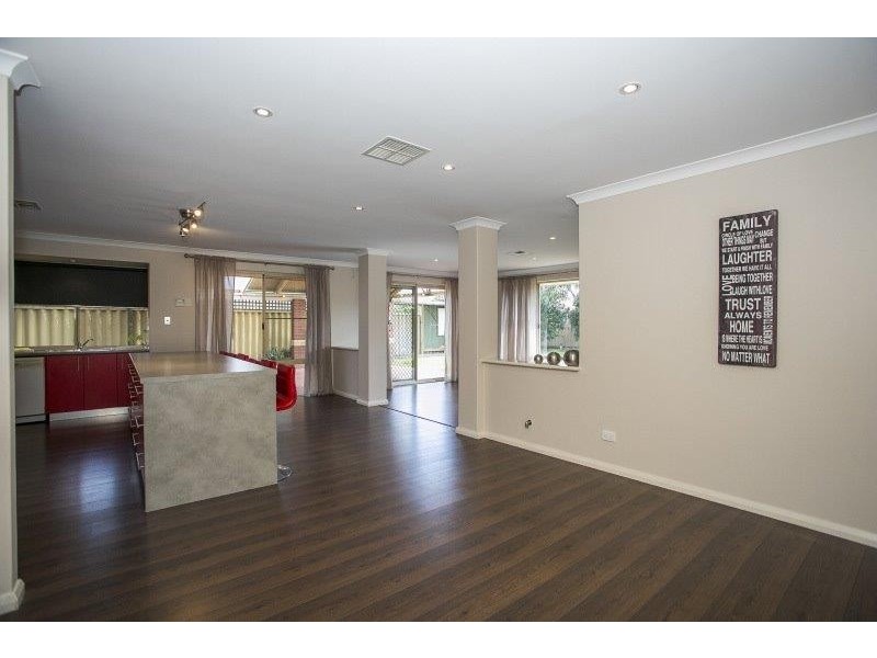 100 Brenchley Drive, Atwell WA 6164