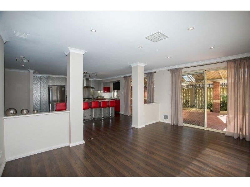 100 Brenchley Drive, Atwell WA 6164