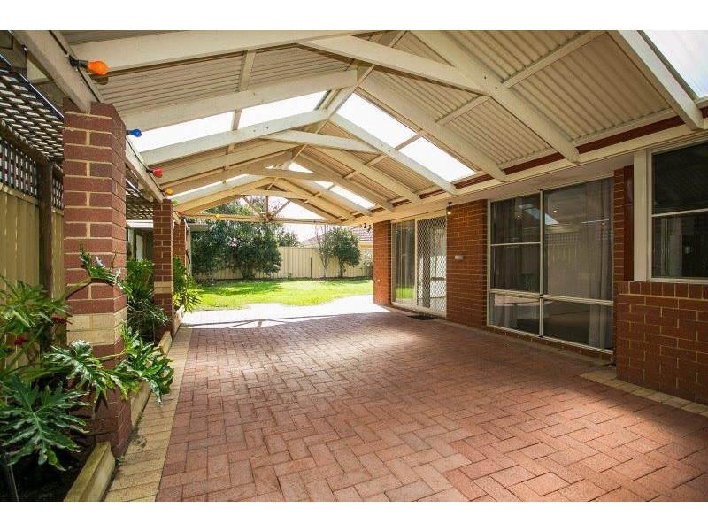100 Brenchley Drive, Atwell WA 6164