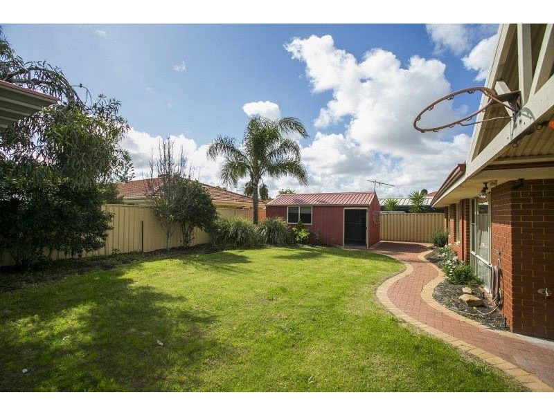 100 Brenchley Drive, Atwell WA 6164