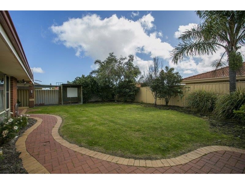 100 Brenchley Drive, Atwell WA 6164