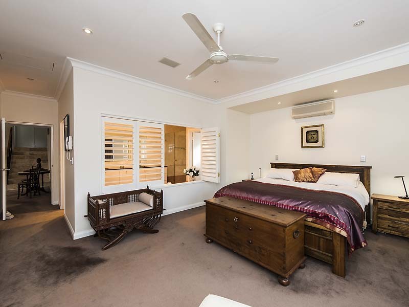 10A Tweeddale Road, Applecross WA 6153
