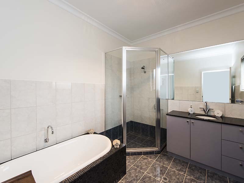 10A Tweeddale Road, Applecross WA 6153