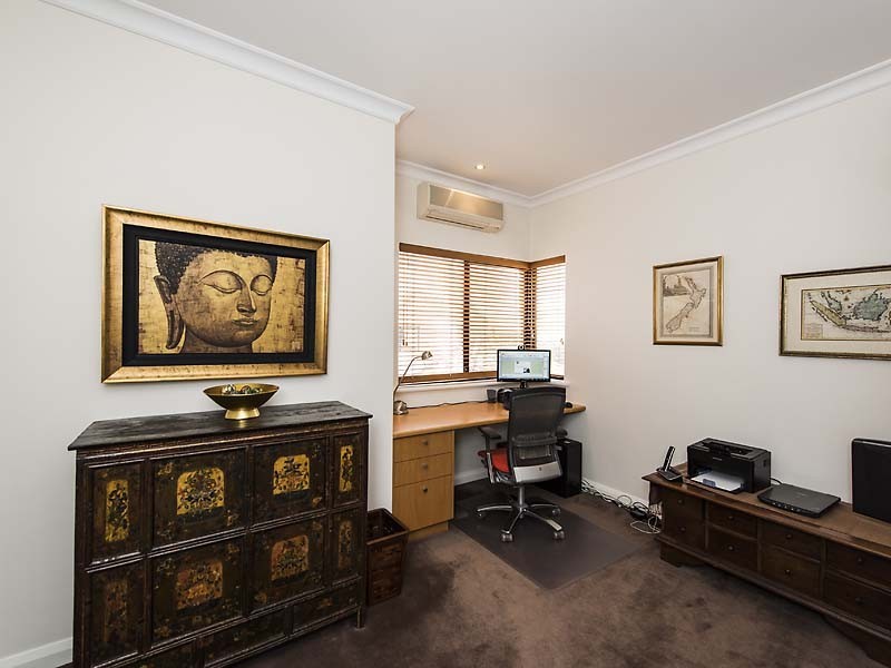 10A Tweeddale Road, Applecross WA 6153