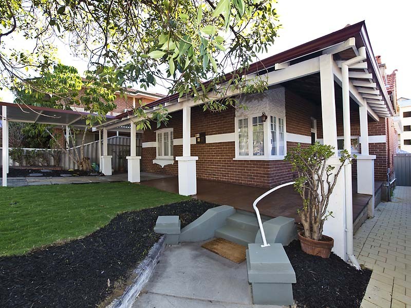 3 King George Street, Victoria Park WA 6100