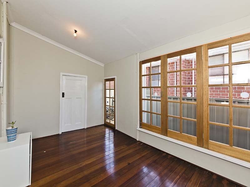 3 King George Street, Victoria Park WA 6100