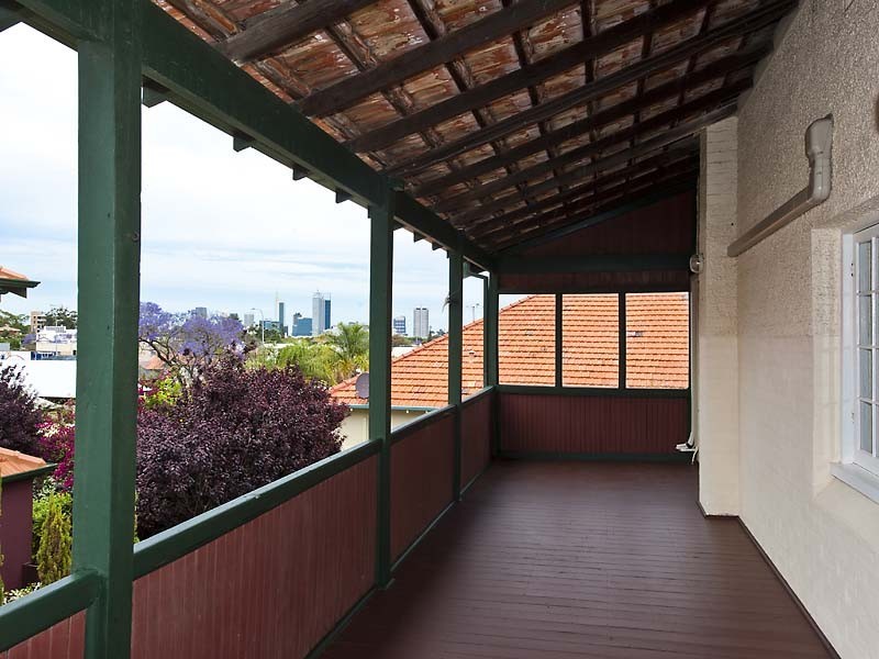 4 LONGROYD STREET, Mount Lawley WA 6050