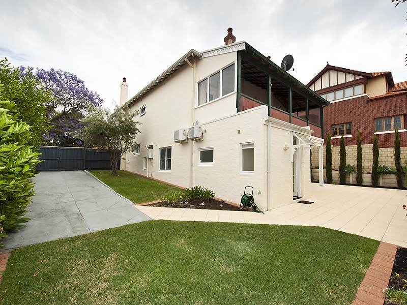 4 LONGROYD STREET, Mount Lawley WA 6050