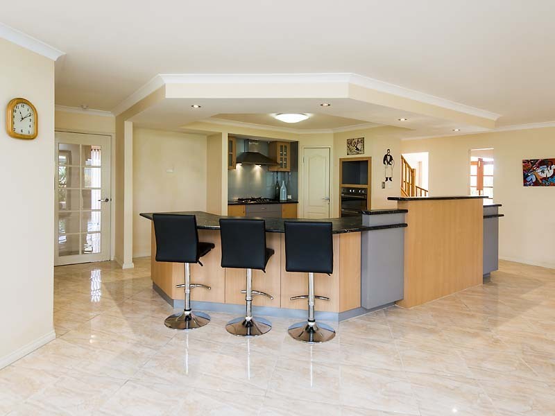 55 Maamba Road, Wattle Grove WA 6107