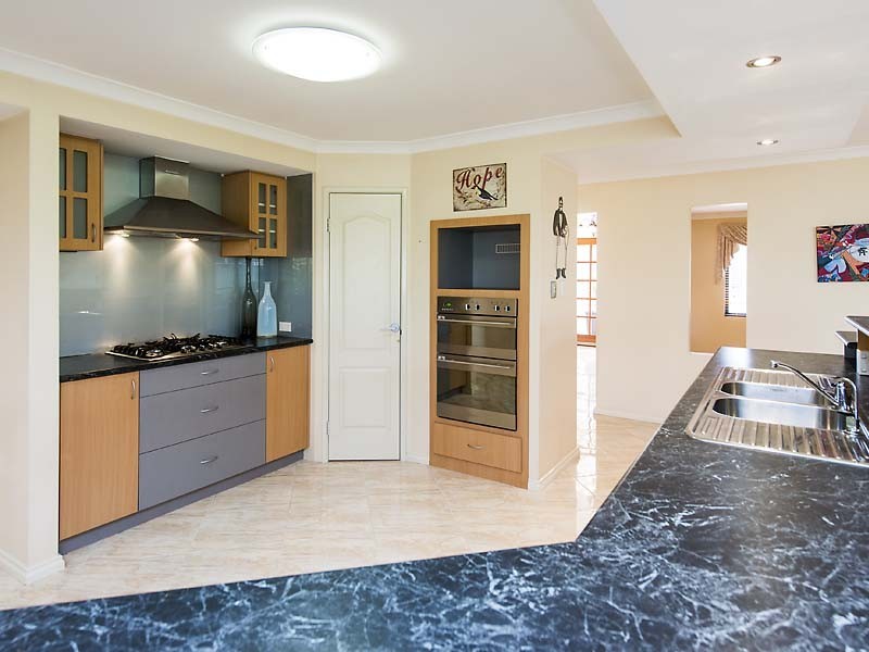 55 Maamba Road, Wattle Grove WA 6107
