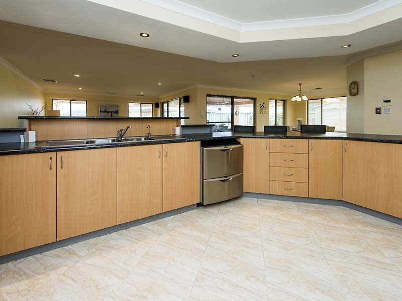 55 Maamba Road, Wattle Grove WA 6107