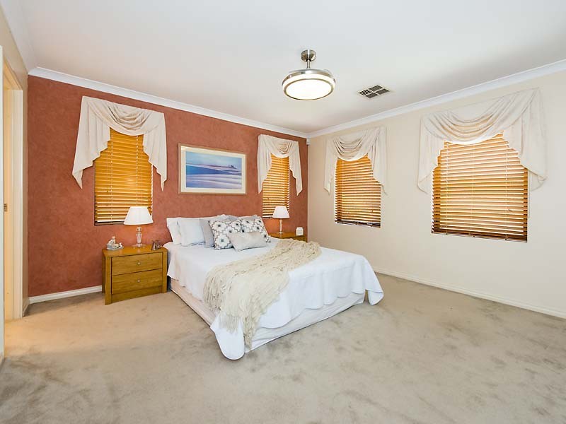 55 Maamba Road, Wattle Grove WA 6107