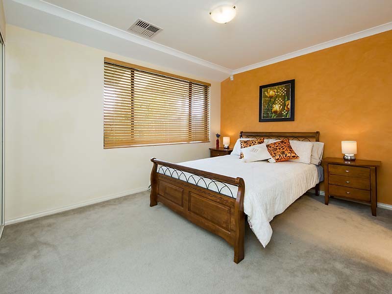 55 Maamba Road, Wattle Grove WA 6107