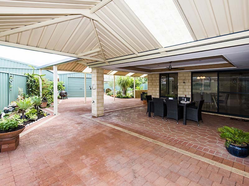 55 Maamba Road, Wattle Grove WA 6107