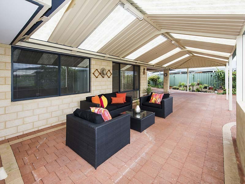 55 Maamba Road, Wattle Grove WA 6107