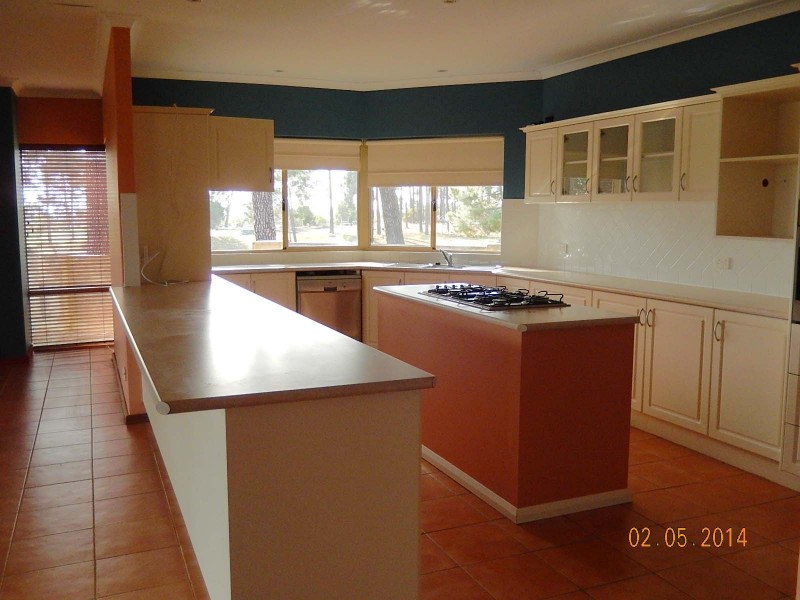 25 Buckingham Cres, Kardinya WA 6163