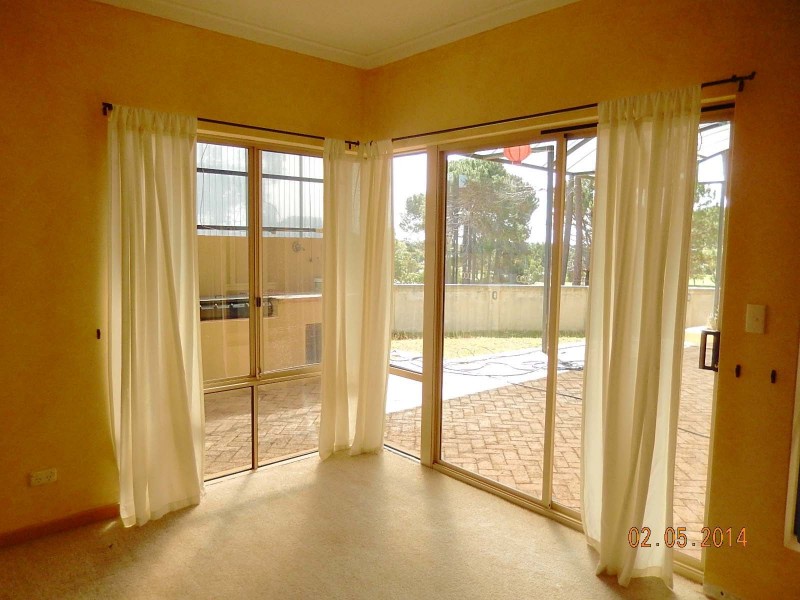 25 Buckingham Cres, Kardinya WA 6163