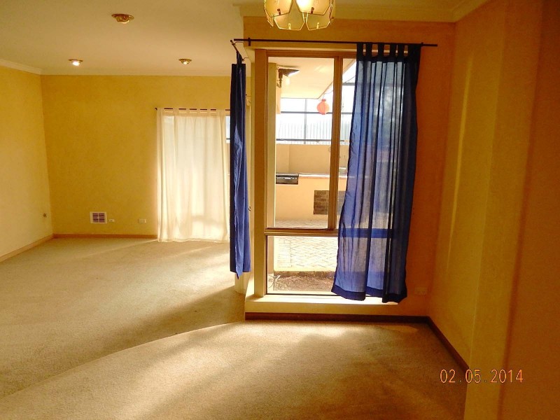 25 Buckingham Cres, Kardinya WA 6163