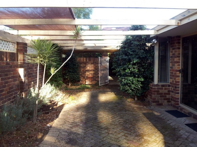 25 Buckingham Cres, Kardinya WA 6163