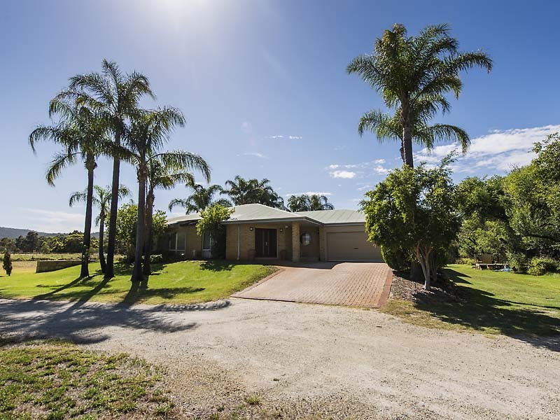 83/85 Gosnells Road West, Martin WA 6110