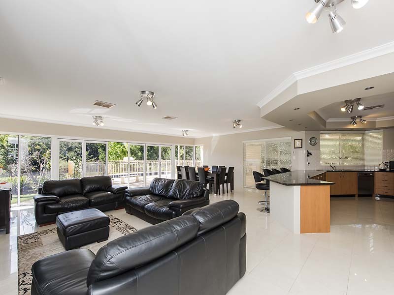 83/85 Gosnells Road West, Martin WA 6110