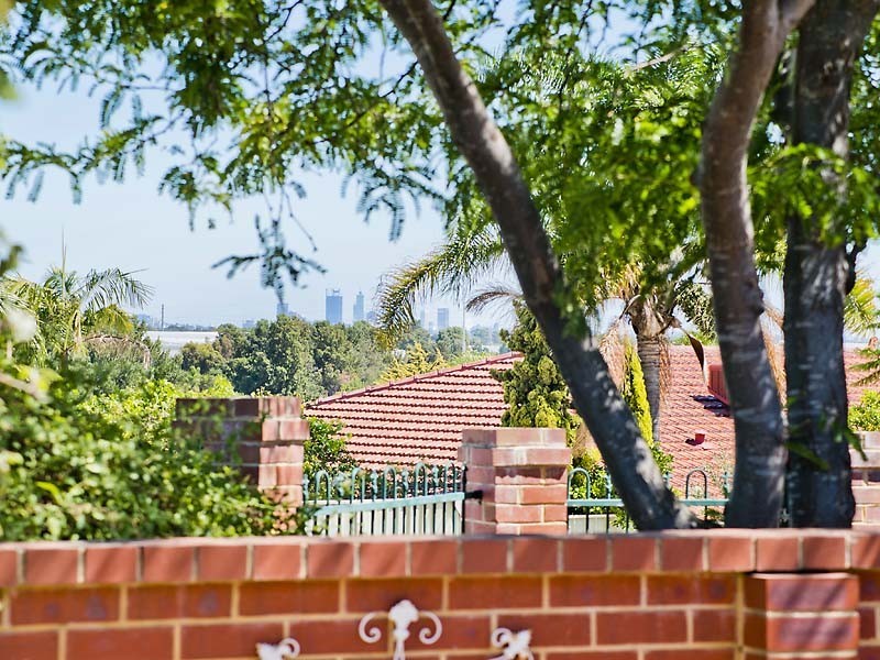 4 Ridgehaven Court, Canning Vale WA 6155
