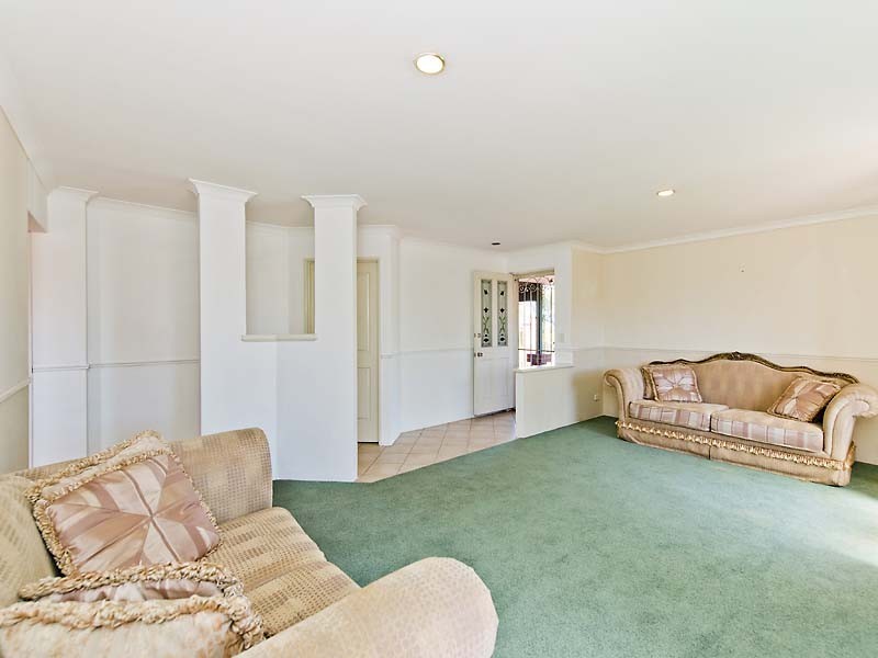 4 Ridgehaven Court, Canning Vale WA 6155