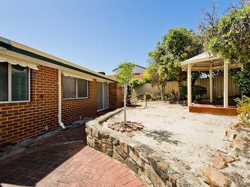 4 Ridgehaven Court, Canning Vale WA 6155