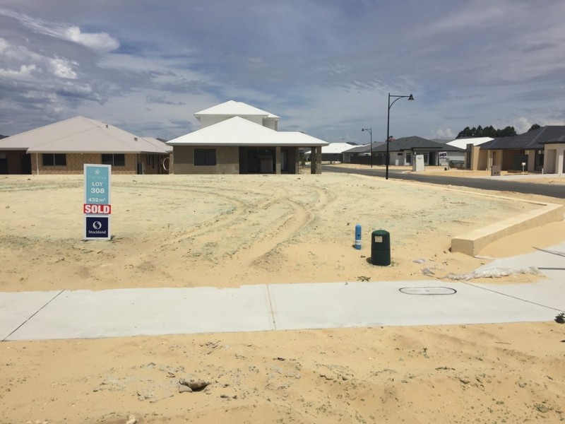 18 Bluegrass Street, Banjup WA 6164