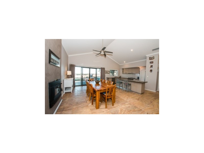 69 Fairway Place, Boddington WA 6390