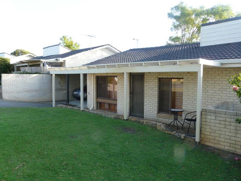 2/79 Clydesdale St, Como WA 6152