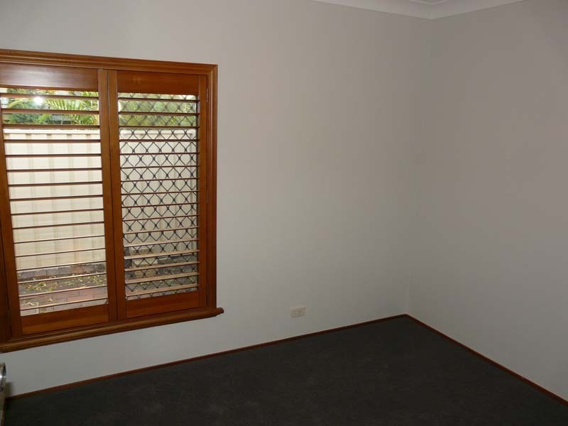 2/79 Clydesdale St, Como WA 6152