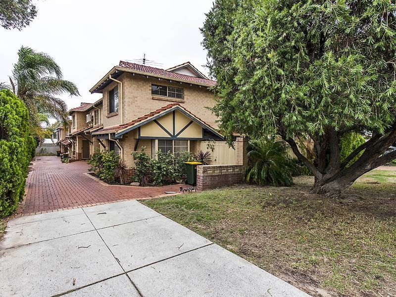 1/23 Pollard Street, Glendalough WA 6016