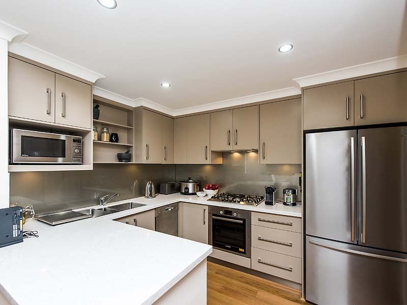 1/23 Pollard Street, Glendalough WA 6016