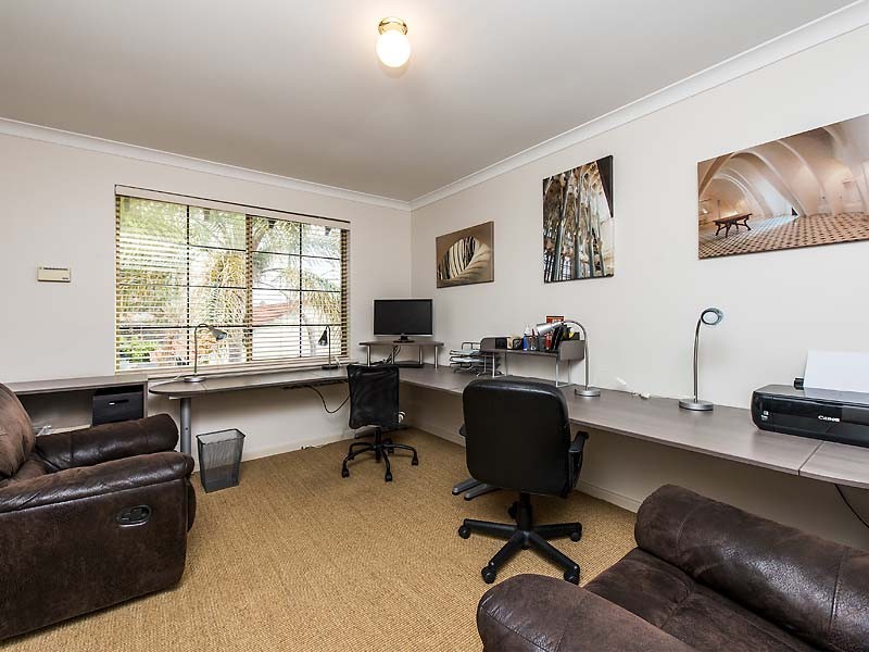 1/23 Pollard Street, Glendalough WA 6016